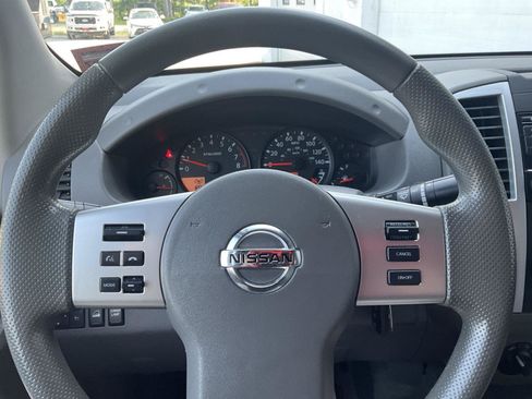 Used 2018 Nissan Frontier SV AWD/4WD image 15