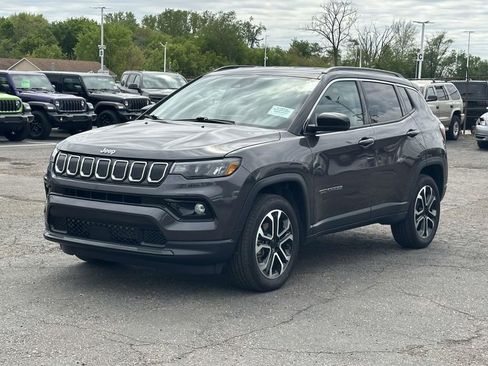 Used 2022 Jeep Compass Limited AWD/4WD image 7