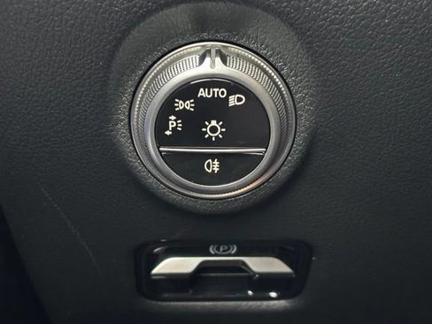 New 2026 Mercedes-Benz C 300 4MATIC Sedan image 9