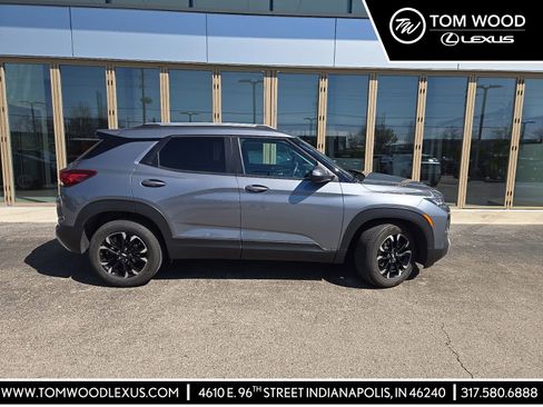 Used 2021 Chevrolet TrailBlazer LT w/ Premium Seating Package image 1