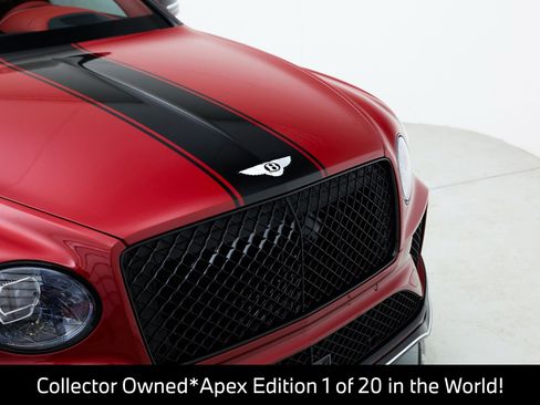 Used 2025 Bentley Bentayga AWD/4WD image 58