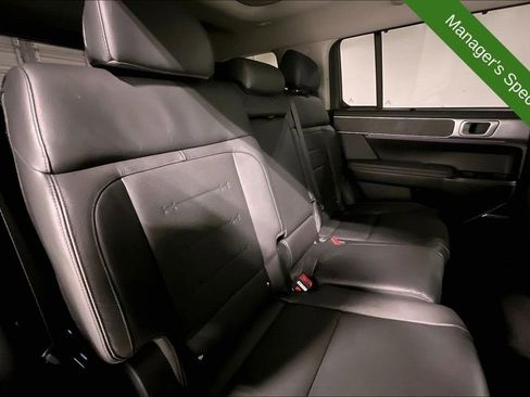 Used 2025 Hyundai Santa Fe Limited FWD image 33