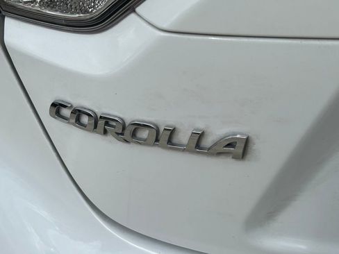 Used 2021 Toyota Corolla LE FWD image 14