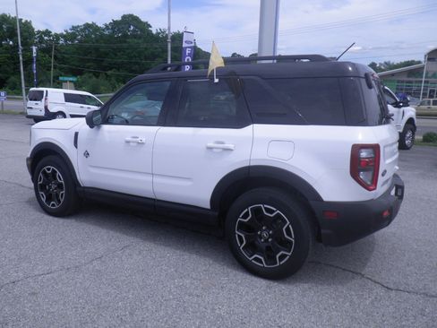 Certified 2025 Ford Bronco Sport Outer Banks w/ Outer Banks Tech Package+ AWD/4WD image 4