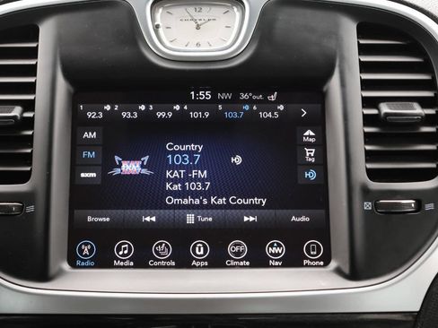 Used 2017 Chrysler 300 Limited w/ Value Package image 20