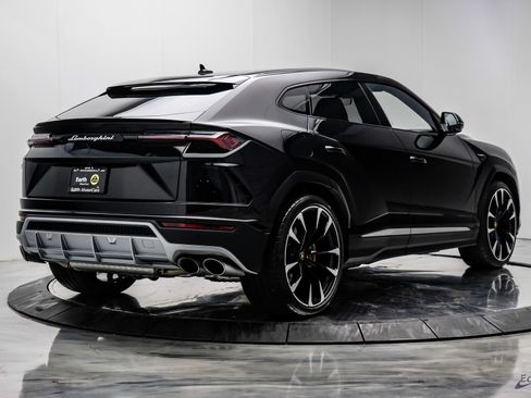 Used 2022 Lamborghini Urus AWD/4WD image 16