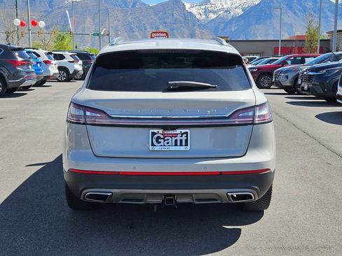 Used 2022 Lincoln Nautilus Reserve AWD/4WD image 4