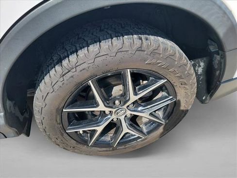 Used 2016 Toyota RAV4 SE w/ Advanced Technology Package image 9