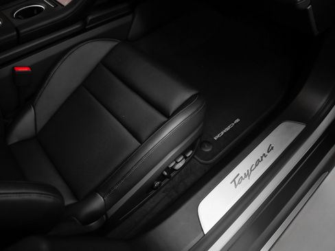 New 2025 Porsche Taycan image 16