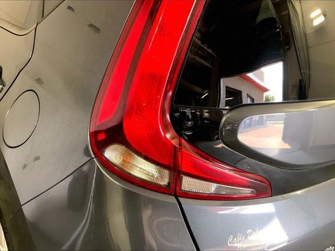Certified 2022 Kia Soul LX w/ Technology Package FWD image 26