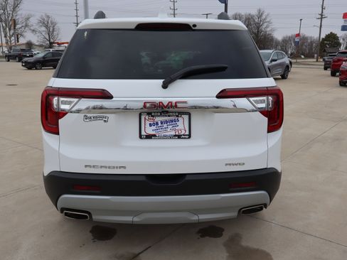 Used 2023 GMC Acadia SLE w/ Driver Convenience Package image 7