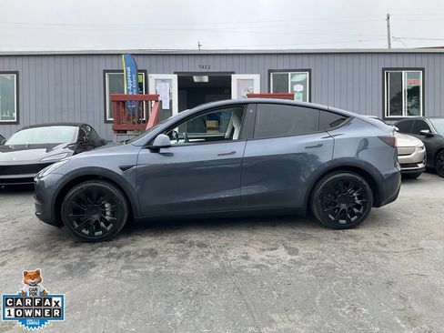 Used 2022 Tesla Model Y Long Range AWD/4WD image 5