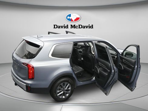 Used 2024 Kia Telluride LX image 17