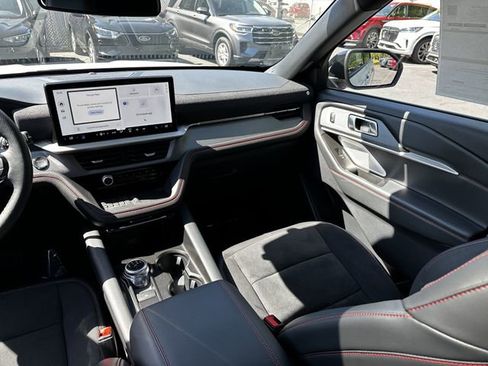 Certified 2025 Ford Explorer ST AWD/4WD image 17