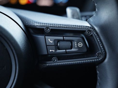 Certified 2025 Porsche 911 Carrera image 39