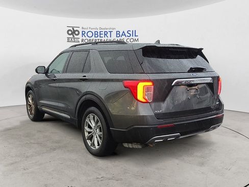 Used 2020 Ford Explorer XLT w/ Equipment Group 202A image 3