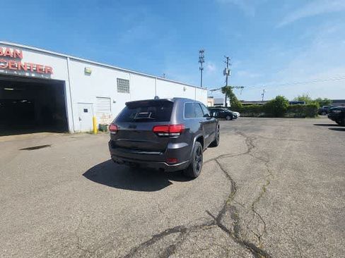 Used 2015 Jeep Grand Cherokee Altitude AWD/4WD image 15