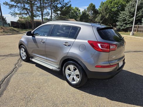 Used 2011 Kia Sportage LX w/ Convenience Pkg AWD/4WD image 3