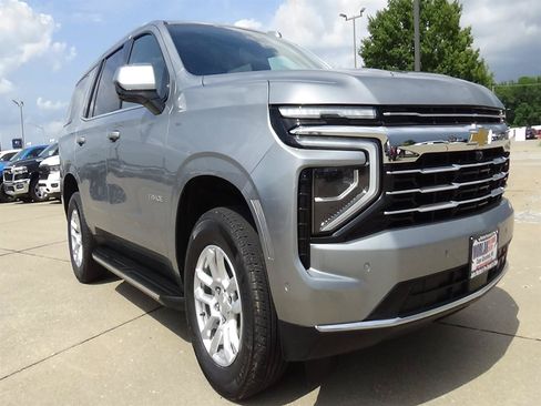 Used 2025 Chevrolet Tahoe LT AWD/4WD image 4