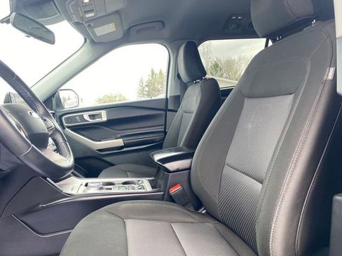 Used 2023 Ford Explorer XLT w/ Class IV Trailer Tow Package AWD/4WD image 11