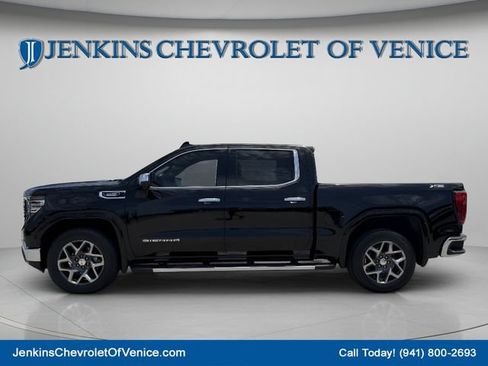 Used 2023 GMC Sierra 1500 SLT w/ SLT Premium Package AWD/4WD image 2