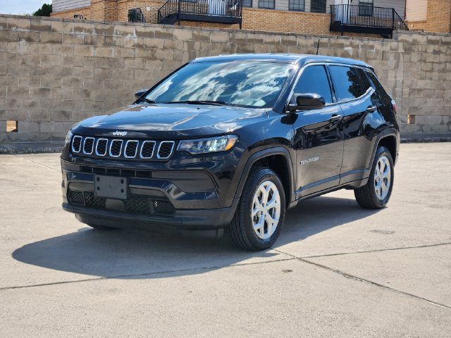 Used 2024 Jeep Compass Sport AWD/4WD image 11
