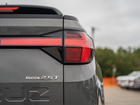 Used 2024 Hyundai Santa Cruz Night image 16