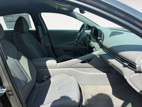 New 2026 Hyundai Elantra SE image 15