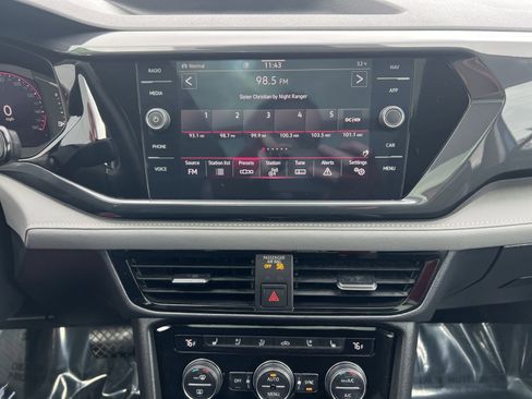 Used 2024 Volkswagen Taos SEL image 18