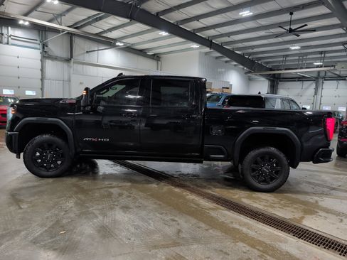 Used 2025 GMC Sierra 2500 AT4 w/ AT4 Premium Plus Package AWD/4WD image 5