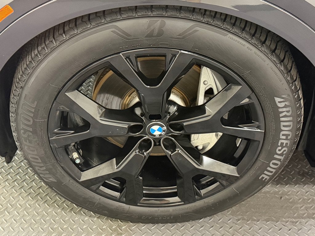 Used 2020 BMW X7 xDrive40i w/ Premium Package AWD/4WD image 22