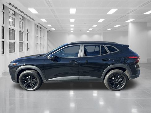 Used 2024 Chevrolet Trax ACTIV w/ Sunroof Package image 6