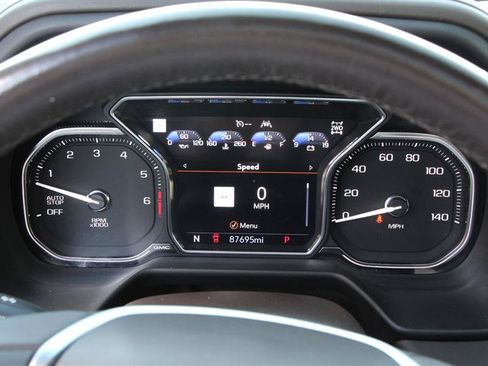 Used 2021 GMC Yukon SLT w/ SLT Luxury Plus Package AWD/4WD image 32