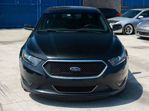Used 2015 Ford Taurus SHO image 11