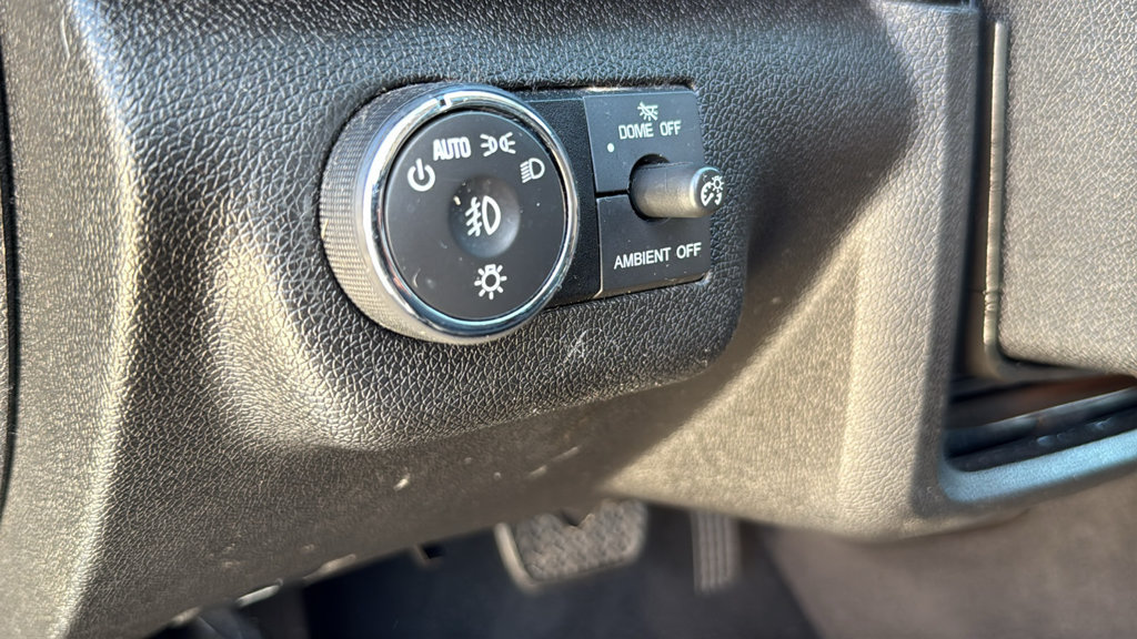 Used 2017 Chevrolet Traverse LT FWD image 36