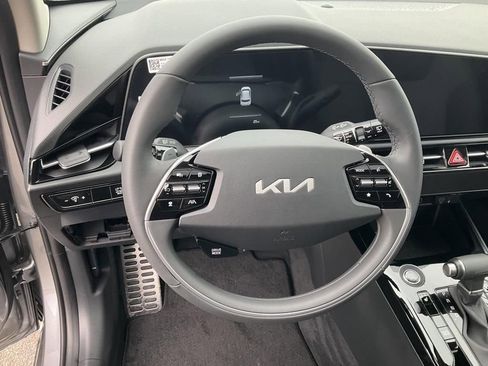 Certified 2025 Kia Niro EX Touring image 15