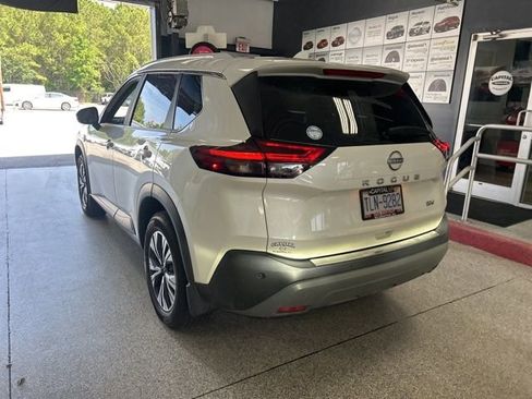 Used 2023 Nissan Rogue SV w/ SV Premium B Package FWD image 8