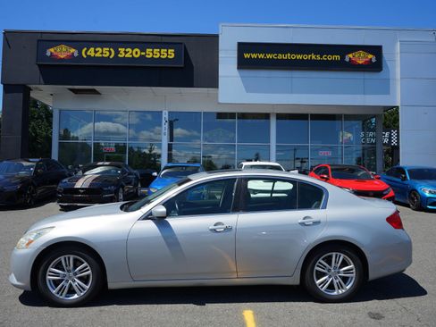Used 2012 INFINITI G25 Journey RWD image 2
