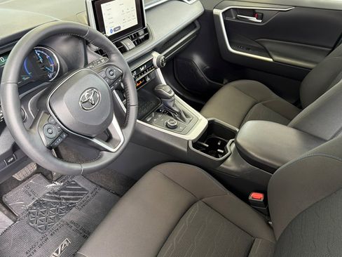 Certified 2025 Toyota RAV4 SE w/ Convenience Package AWD/4WD image 9