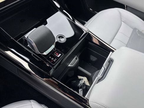 New 2026 Land Rover Range Rover Sport SE AWD/4WD image 18