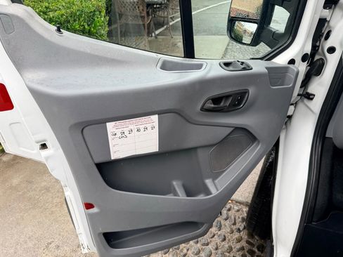 Used 2018 Ford Transit 250 138 RWD image 11