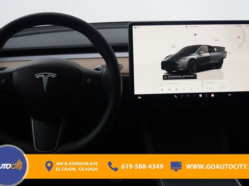 Used 2022 Tesla Model Y Performance image 5