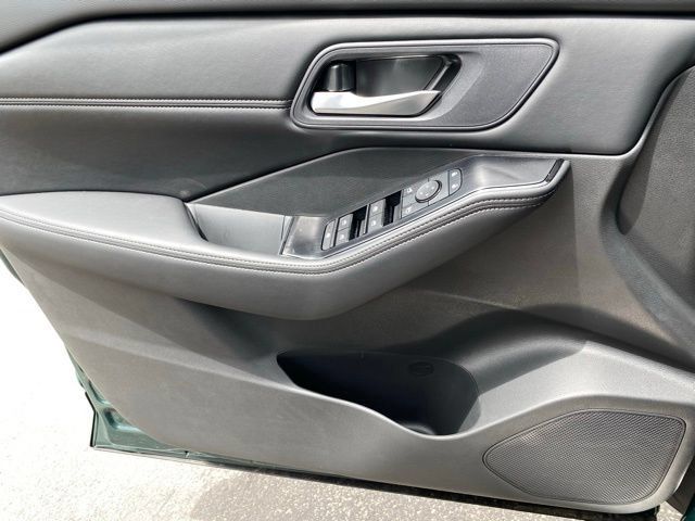 New 2026 Nissan Rogue Dark Armor AWD/4WD image 13
