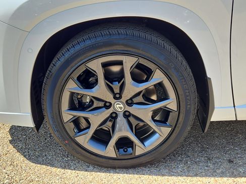 New 2026 Lexus TX 500h AWD image 11