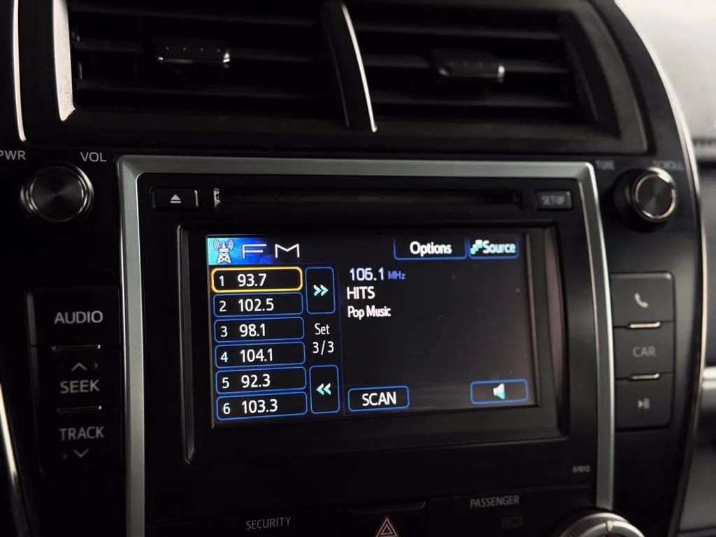 Used 2012 Toyota Camry SE FWD image 39