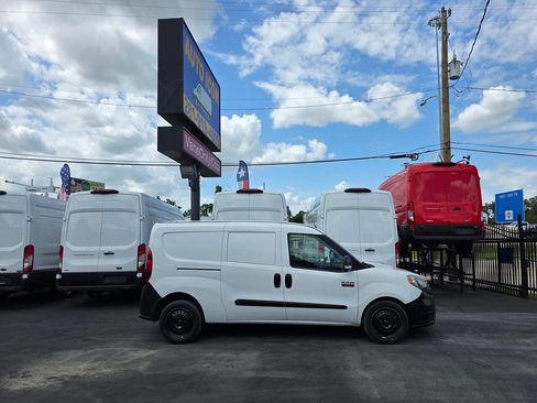 Used 2021 RAM ProMaster City Tradesman image 3