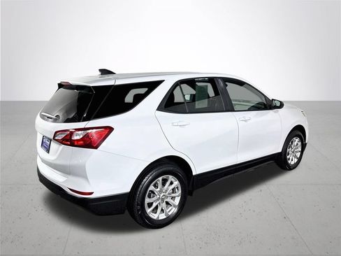 Used 2021 Chevrolet Equinox LS w/ LS Convenience Package AWD/4WD image 6