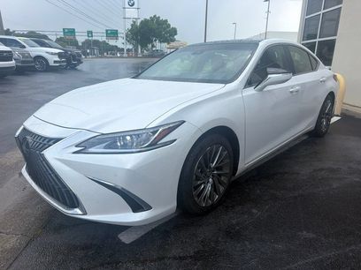 Used 2025 Lexus ES 350 w/ Luxury Package