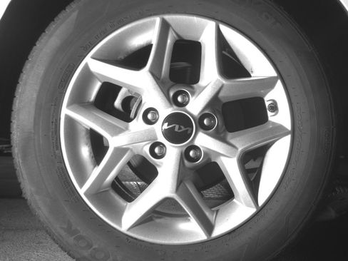 Used 2025 Kia Soul LX w/ LX Technology Package FWD image 22