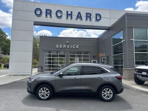 Used 2024 Ford Escape Active AWD/4WD image 2
